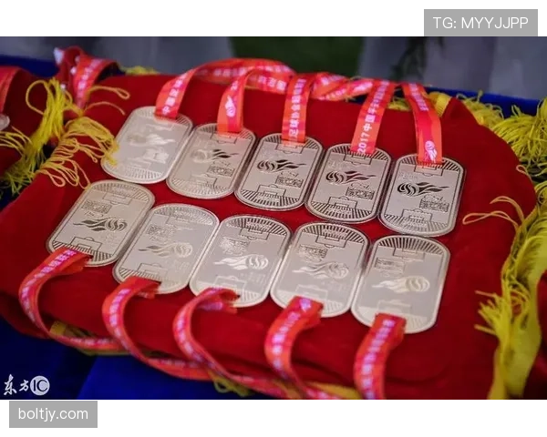 亚历克斯·摩根家里冰箱贴都是冠军奖牌