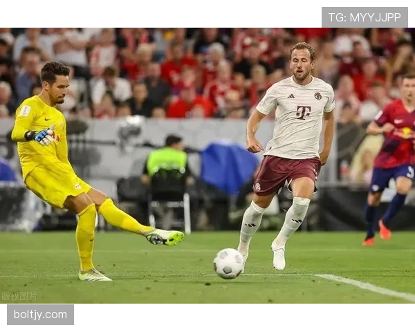 奥尔莫如何撕裂拜仁防线：突破路径与进攻创造力解析